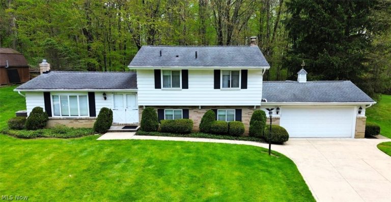 6977 Springledge Road, Sagamore Hills, OH - Photo 3
