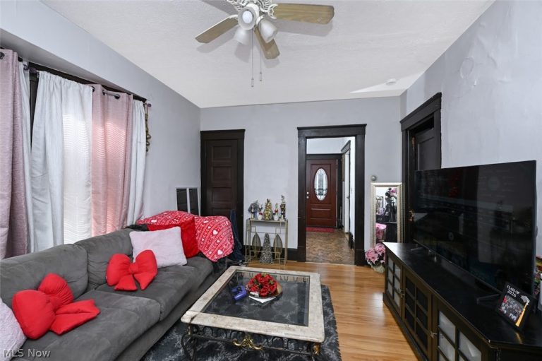 4132 Robert Avenue, Cleveland, OH - Photo 3