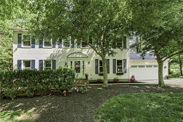 8290 Pine Creek Court, Chagrin Falls, OH, 44023