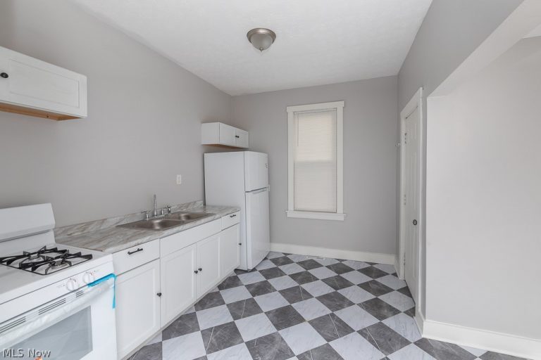 637-639 102nd Street, Cleveland, OH - Photo 4