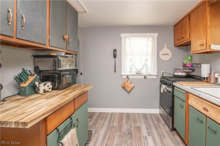 462 Fenton Avenue, Canton, OH - Photo 8