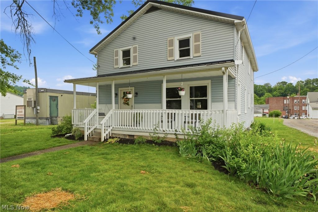 113 Washington St, Elizabeth, WV