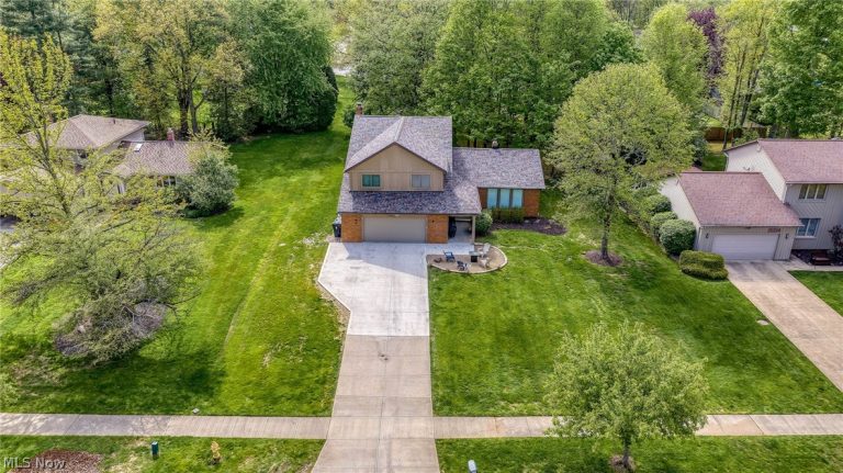 5062 Lansdowne Drive, Solon, OH - Photo 5