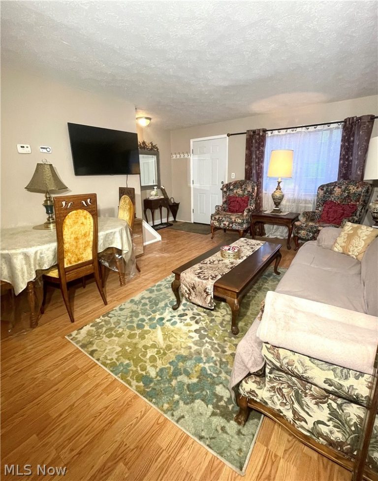 29902 Euclid Avenue, Wickliffe, OH - Photo 2