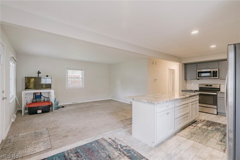 186 Pocantico Avenue, Akron, OH - Photo 8