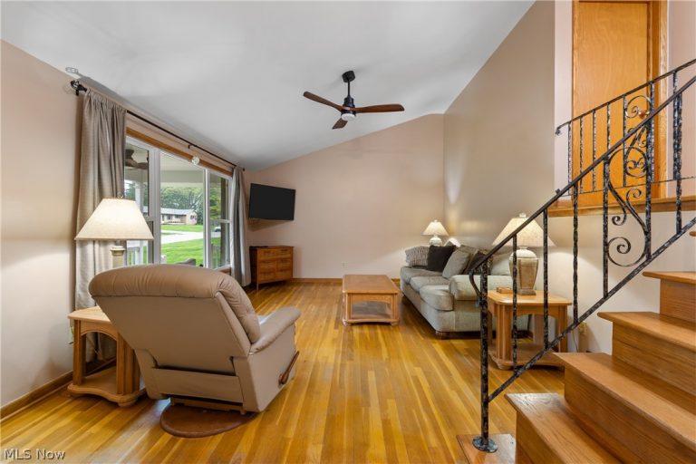 706 Bachtel Street, North Canton, OH - Photo 4