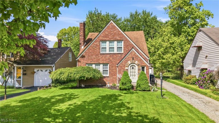 210 5th Avenue, Hubbard, OH, 44425