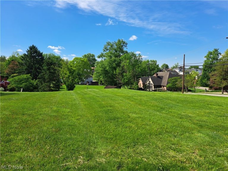 1724 Brenton Road, Cambridge, OH - Photo 2