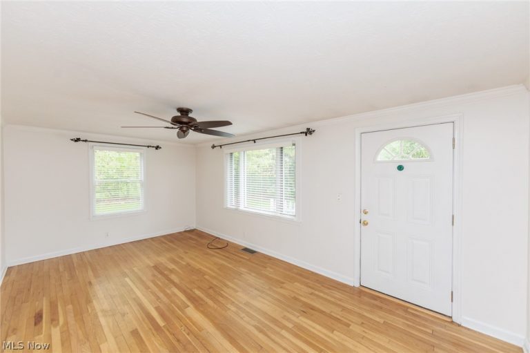 7381 Portage Street, Solon, OH - Photo 2