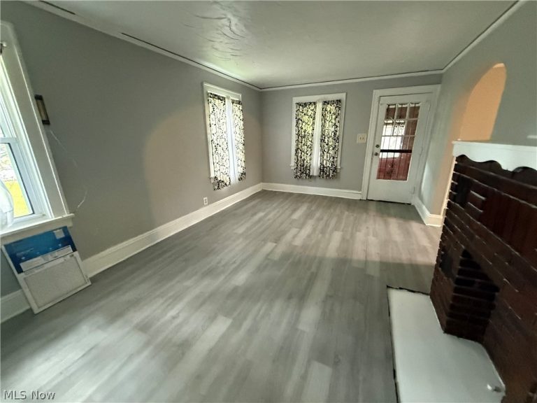 1366 Superior Avenue, Akron, OH - Photo 3