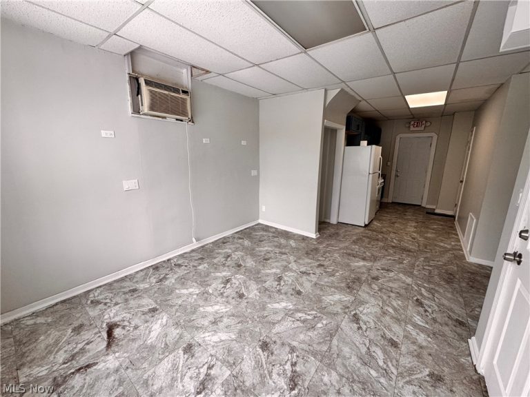 4106 Lee Road, Cleveland, OH - Photo 3