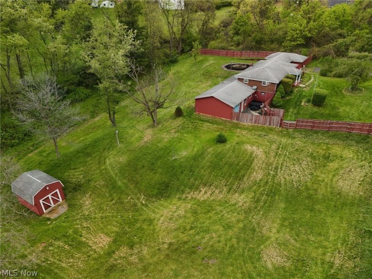 120 Bonnie Beth Drive, Wellsburg, WV - Photo 6