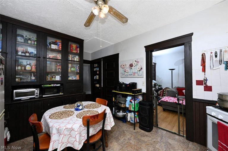 4132 Robert Avenue, Cleveland, OH - Photo 4