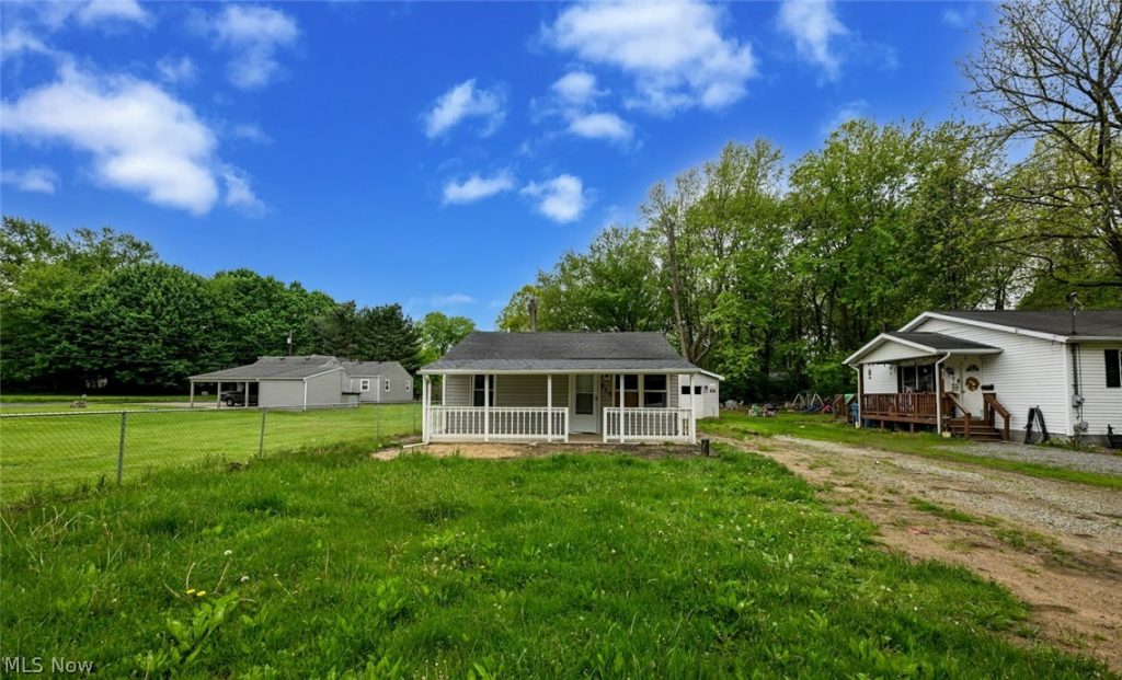 916 Abington Road, Akron, OH