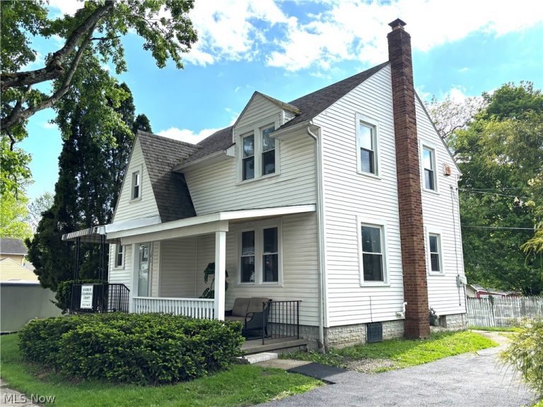 145 Vine Street, Columbiana, OH, 44408