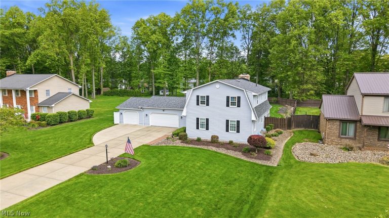 8965 Altura Drive, Warren, OH - Photo 4