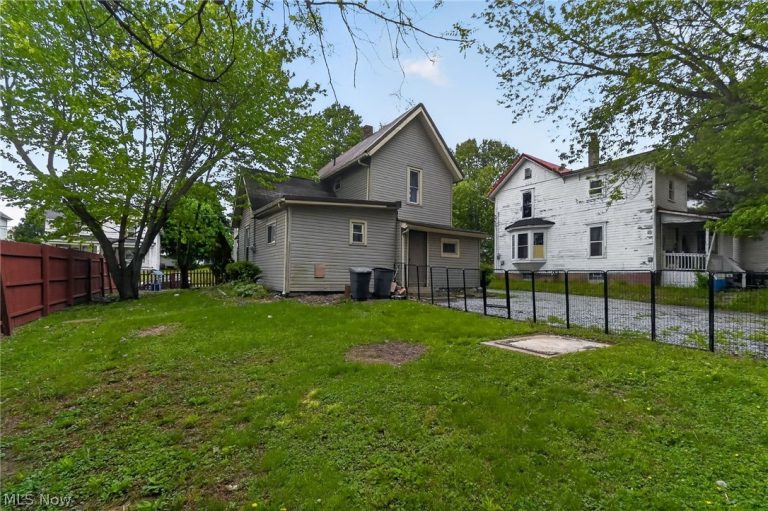 402 Vine Street, Ashland, OH - Photo 3