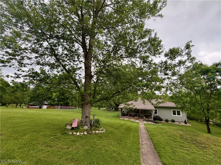 777 Valley Mills Road, Parkersburg, WV - Photo 2