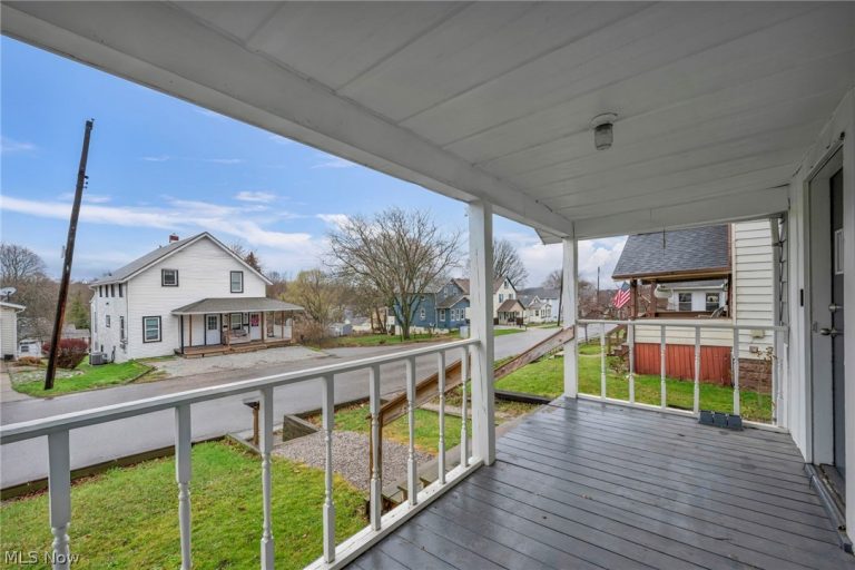 1084 Shannon Avenue, Barberton, OH - Photo 2