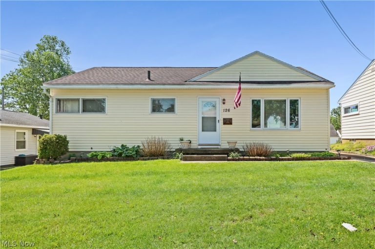 126 Clinton Avenue, Akron, OH - Photo 6