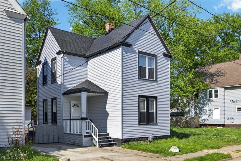 2212 Selzer Avenue, Cleveland, OH - Photo 3