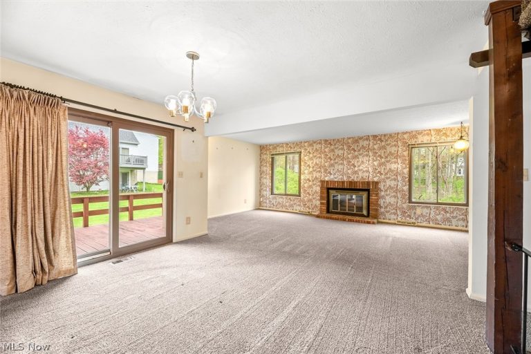 17620 Eastbrook Trail, Chagrin Falls, OH - Photo 2