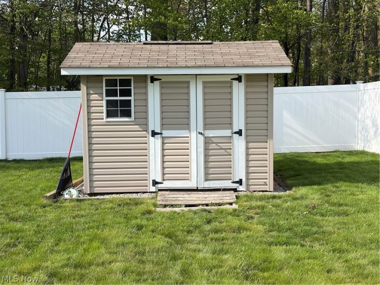 6465 Tara Drive, Poland, OH - Photo 6