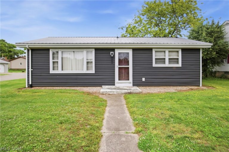 289 Elm Street, Duncan Falls, OH - Photo 2