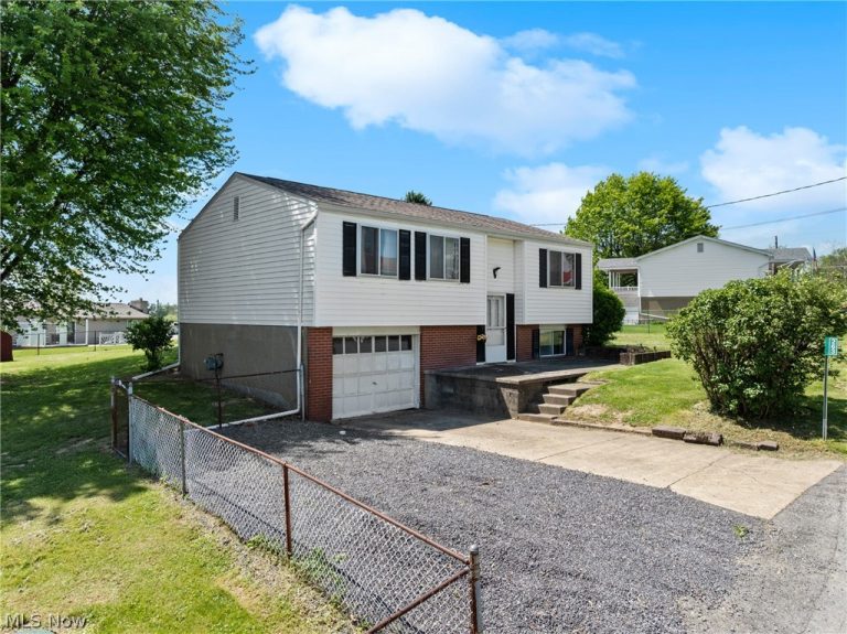 263 Walker Manor Circle, Colliers, WV - Photo 3