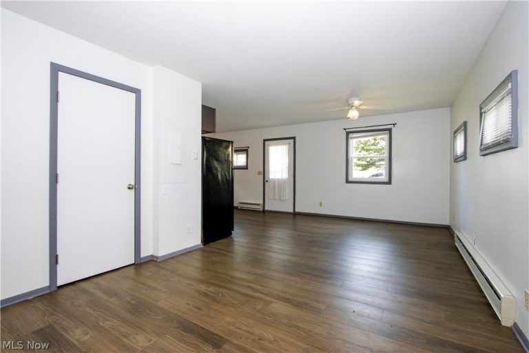 912 Jefferson Street, Orrville, OH - Photo 4