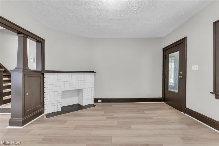 1144 145th Street #2/Left, Cleveland, OH - Photo 4