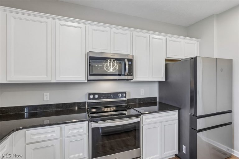 12502 Challenge Way, Columbia Station, OH - Photo 8