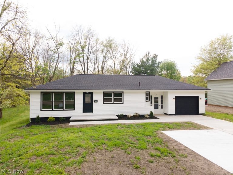 967 Canal Street, Canal Fulton, OH, 44614