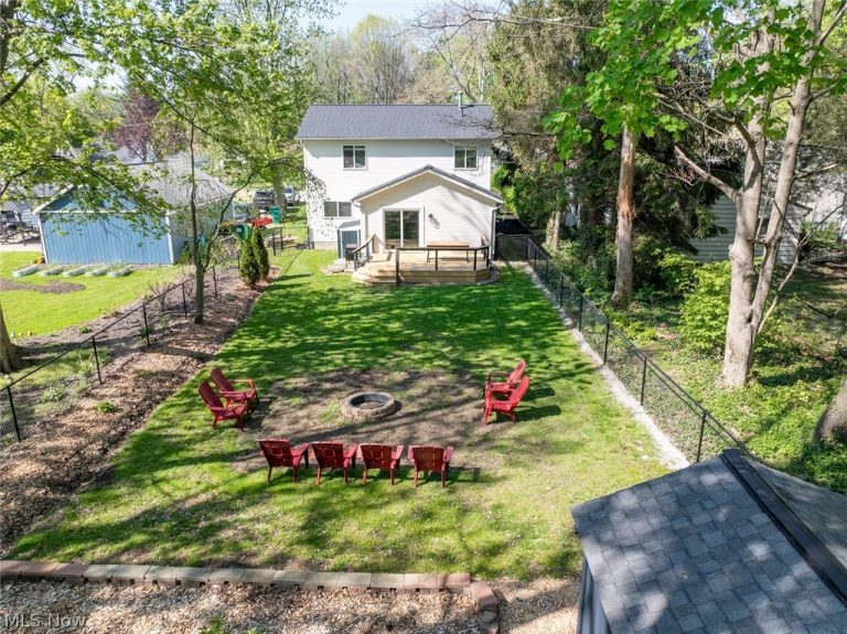 8716 Blossom Drive, Mentor, OH - Photo 3
