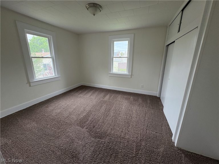 945 Davis Street, Akron, OH - Photo 8