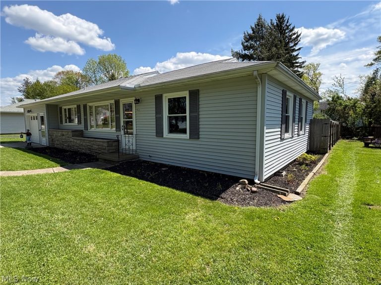 1942 41st Street, Ashtabula, OH - Photo 2