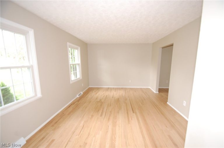 4155 Claridge Drive, Austintown, OH - Photo 8