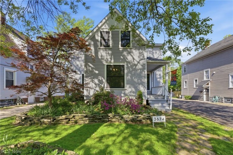3674 Stoer Road, Shaker Heights, OH - Photo 2