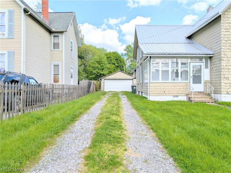 226 Smith Avenue, Canton, OH - Photo 4