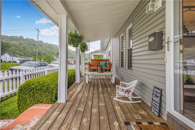 703 6th Street, St Marys, WV - Photo 3