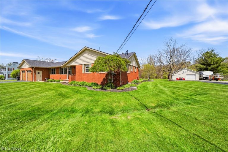 16156 Thompson Road, Thompson, OH - Photo 2