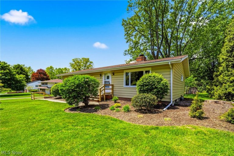 202 Briar Hill Drive, Painesville Twp, OH - Photo 3