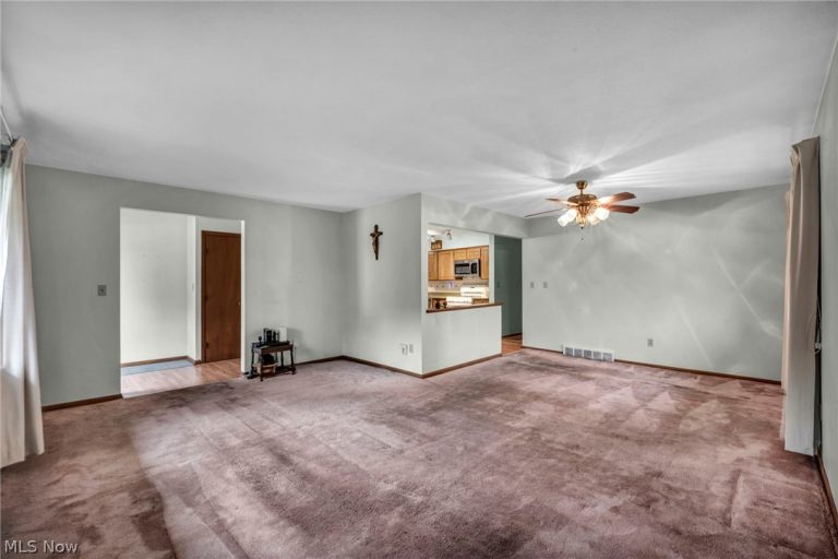 5701 Rousseau Drive, Parma, OH - Photo 8