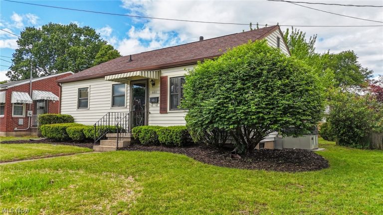601 41st Street, Vienna, WV - Photo 2