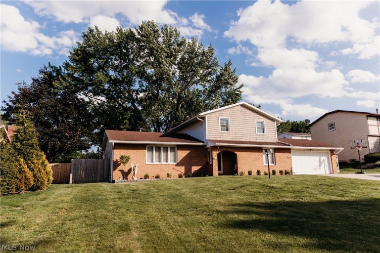 2122 Windham Street, Canton, OH - Photo 2