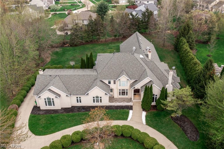 32282 Dakota Run, Avon Lake, OH, 44012