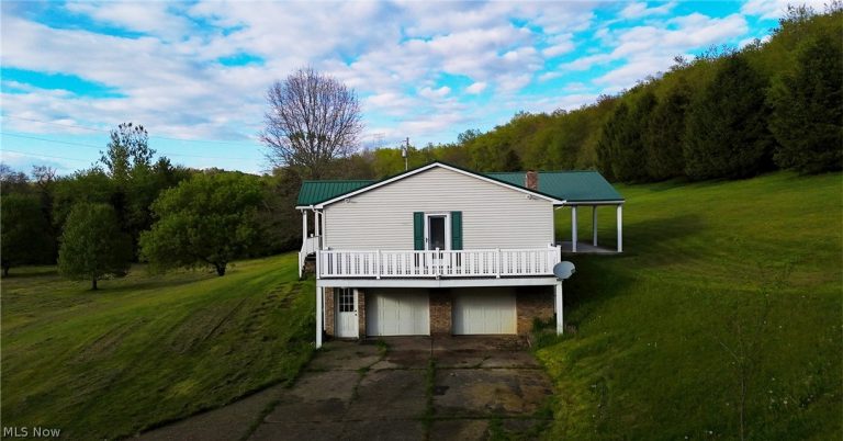 6878 Veterans Boulevard, Chester, WV - Photo 5