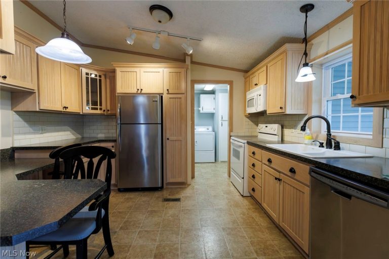 8582 Dundee Wilmot Road, Dundee, OH - Photo 3
