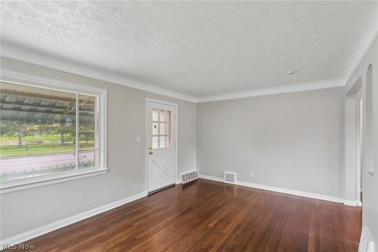 599 250th Street, Euclid, OH - Photo 6