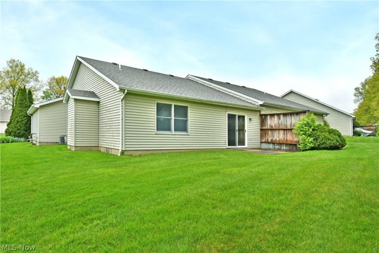 553 Wilcox Road #B, Austintown, OH - Photo 6